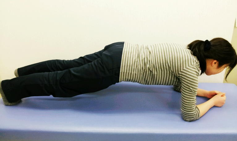 股関節痛に対する体幹トレーニング